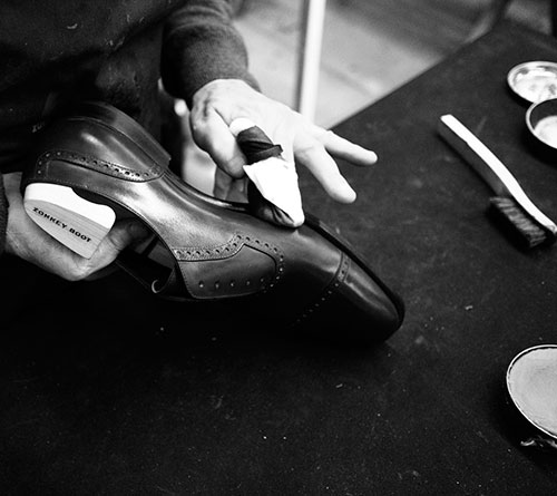 Полировка модели на обувной фабрике Zonkey Boot