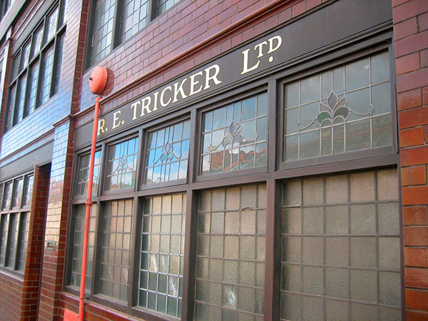 Обувная фабрика Tricker's