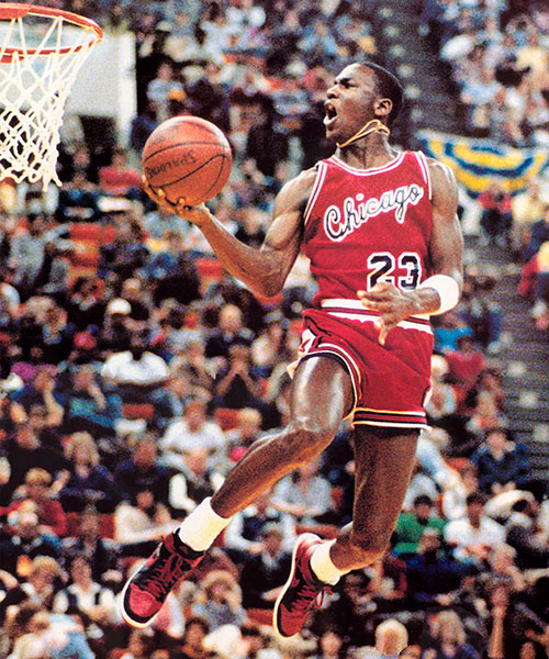 Баскетболист в кроссовках Air Jordan