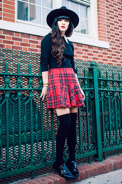 Женские монки и юбка мини