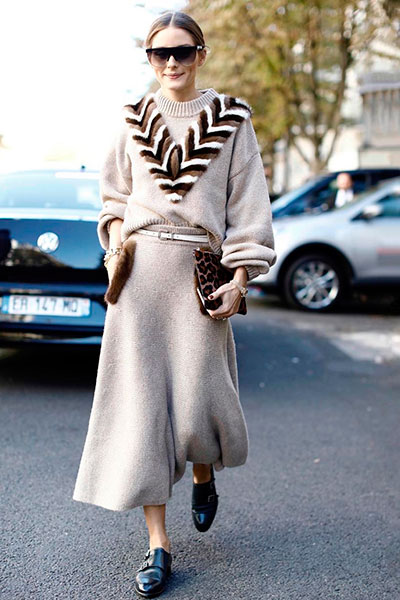 Женские монки и длинная юбка