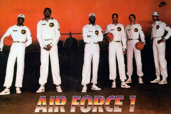 Баскетболисты в рекламе Nike Air Force 1