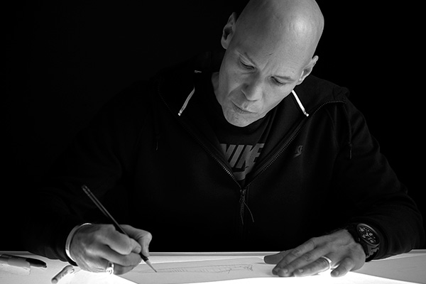 Эрик Авар дизайнер Nike портрет