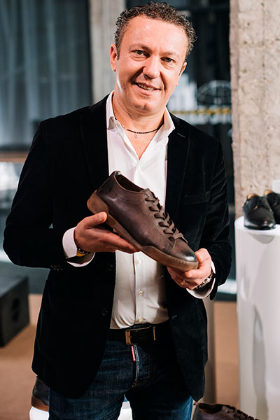 Директор обувного бренда Dino Bigioni