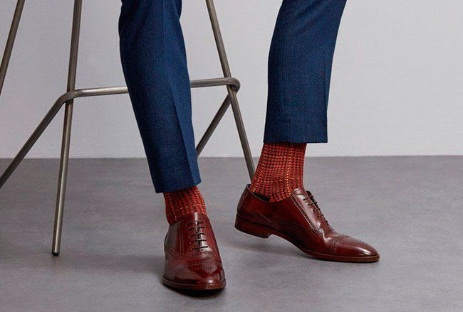 С чем лучше сочетать тёмно-синюю обувь: советы по стилю