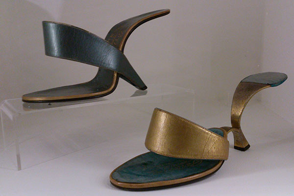 Сандалии Андре Перуджа