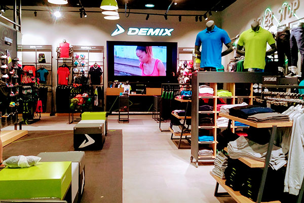 Магазин спортивной одежды Demix