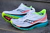 Модель кроссовок Saucony Endorphin